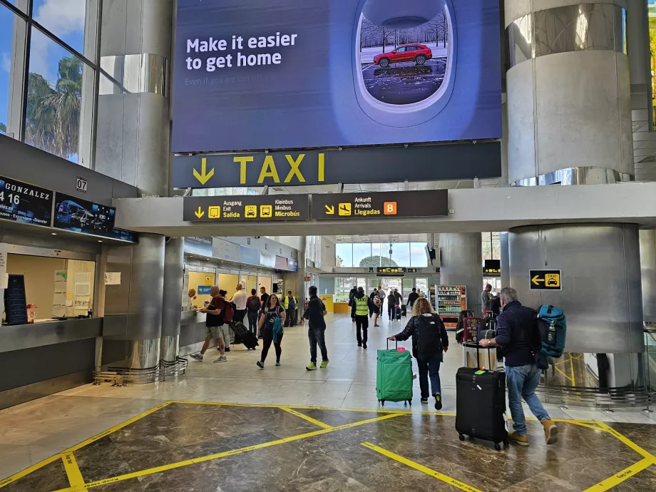 Sortie vers la station de taxis