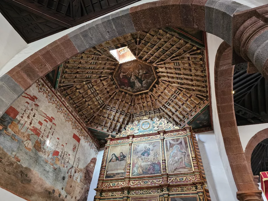 Intérieur d'église, Saint-Sébastien