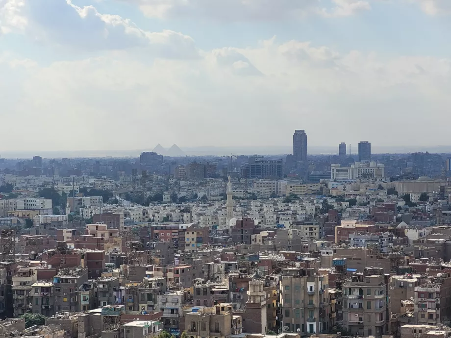 Vue des pyramides depuis la citadelle