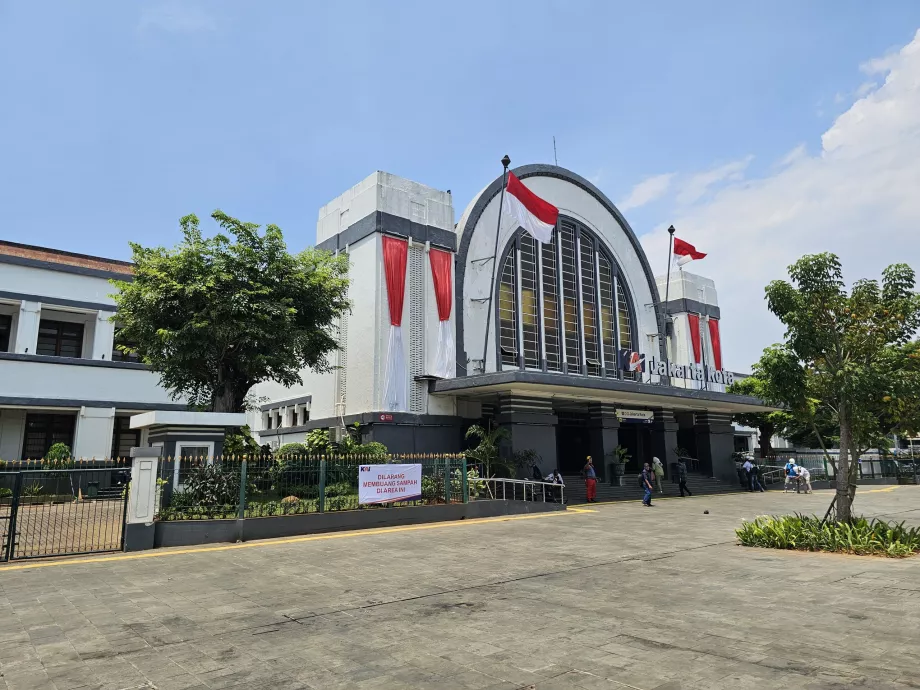 Gare de Jakarta Kota