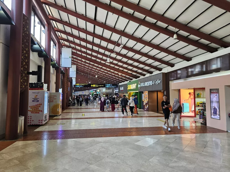 Restaurants et boutiques, Terminal 2