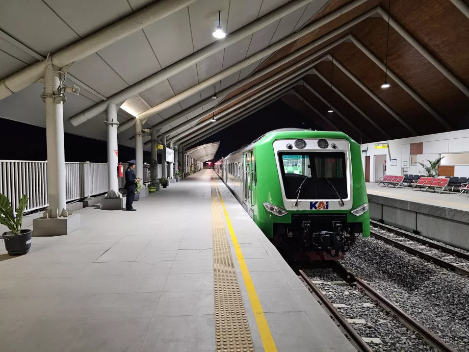 Train pour l'aéroport de Solo