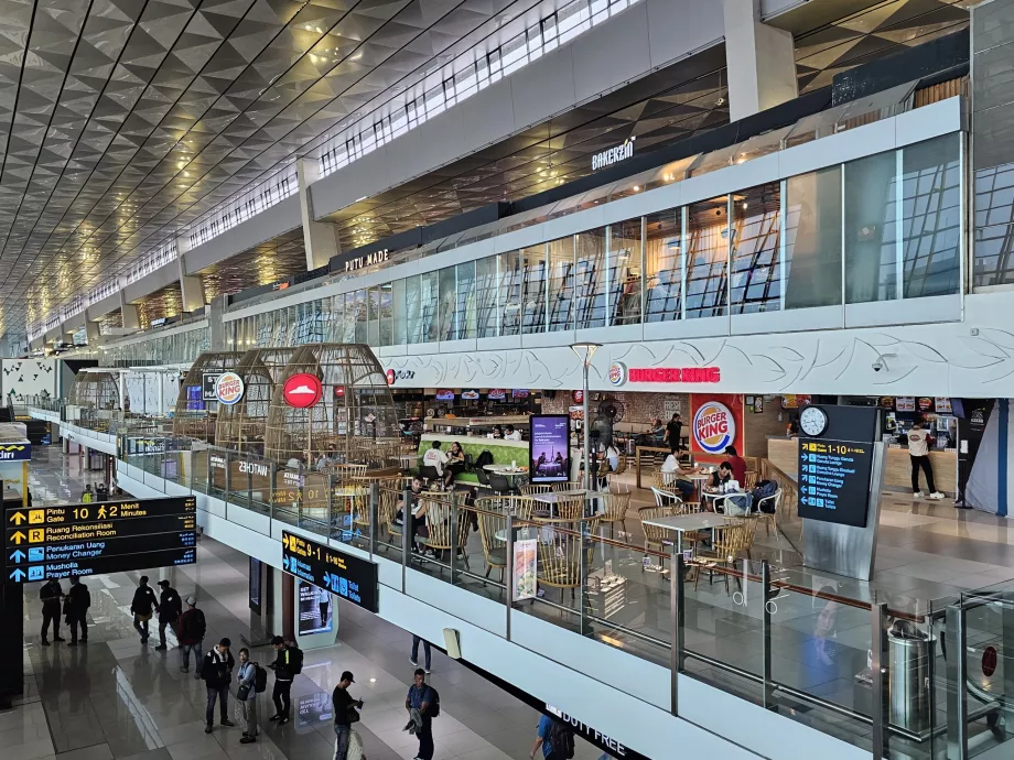 Restaurant dans la zone de transit, Terminal 3