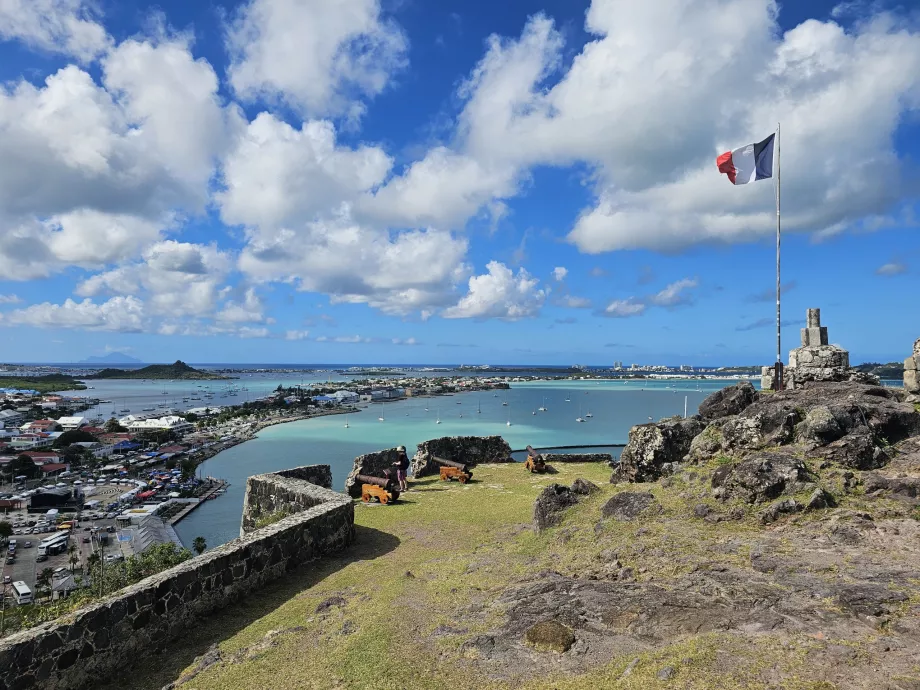 Vue du Fort Louis, Marigot