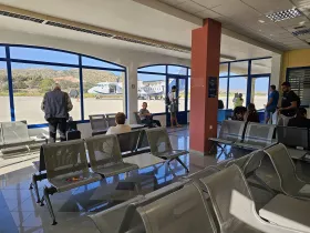 Zone de transit et porte unique, aéroport de Leros