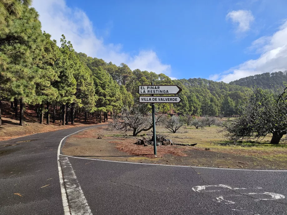 Panneaux de signalisation, routes