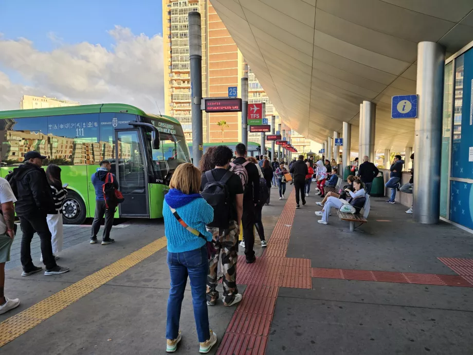 File d'attente pour l'aéroport TFS