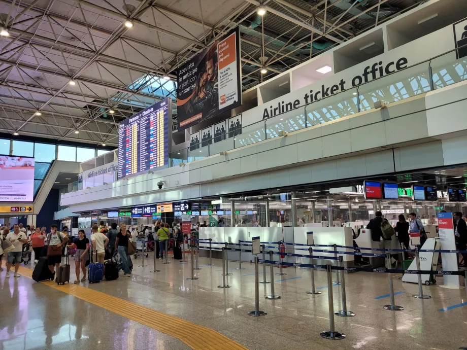 Terminal 3, section des départs