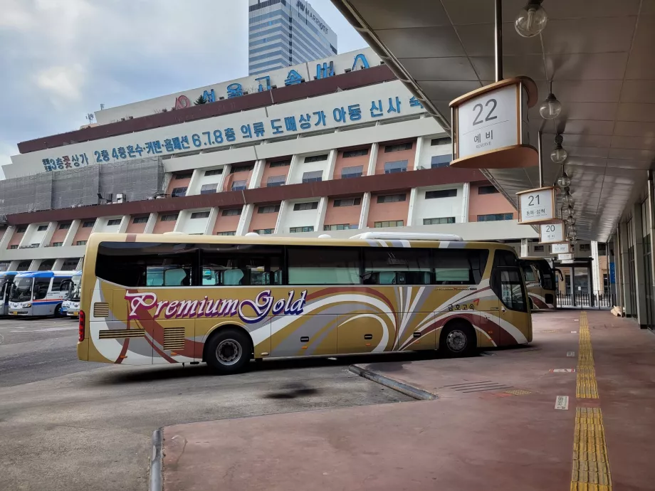 Terminal d'autobus express