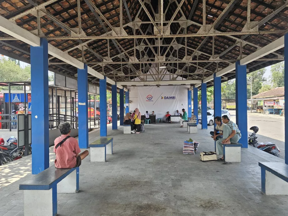 Gare routière de Borobudur