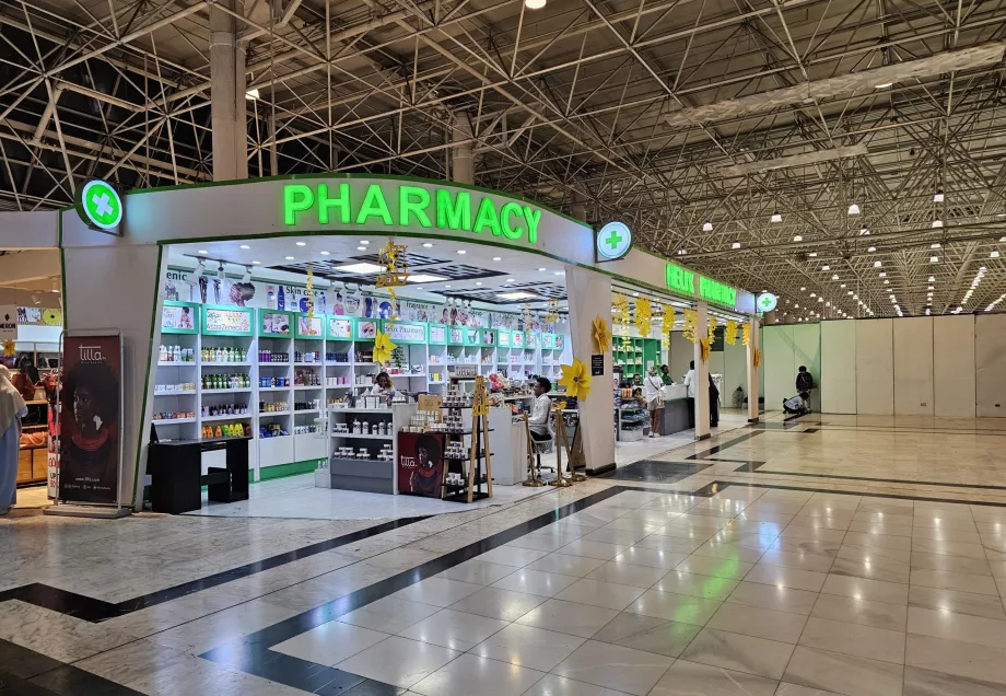 Pharmacie dans la zone de transit