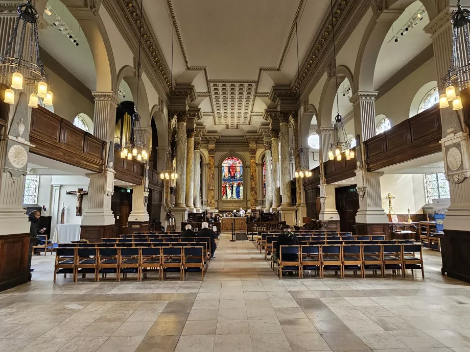 Intérieur de la cathédrale Saint-Philippe