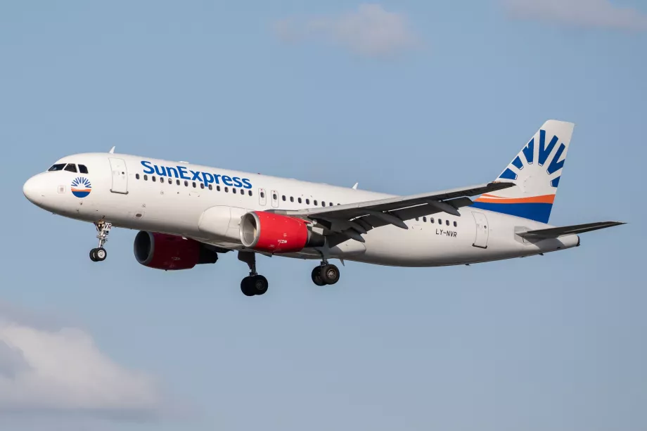 Avion SunExpress LY-NVR