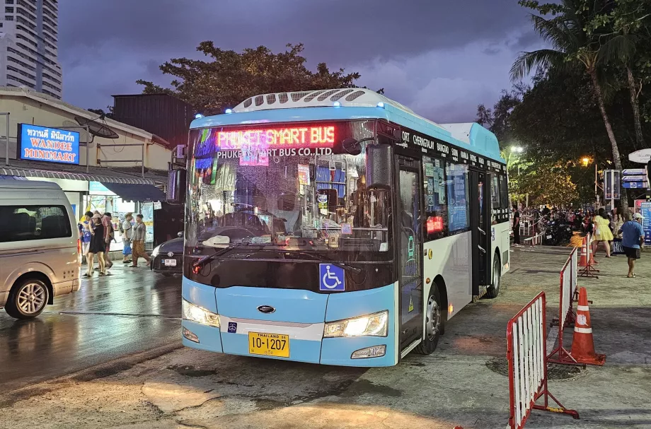 Arrêt de bus Smart en direction de l'aéroport, Patong