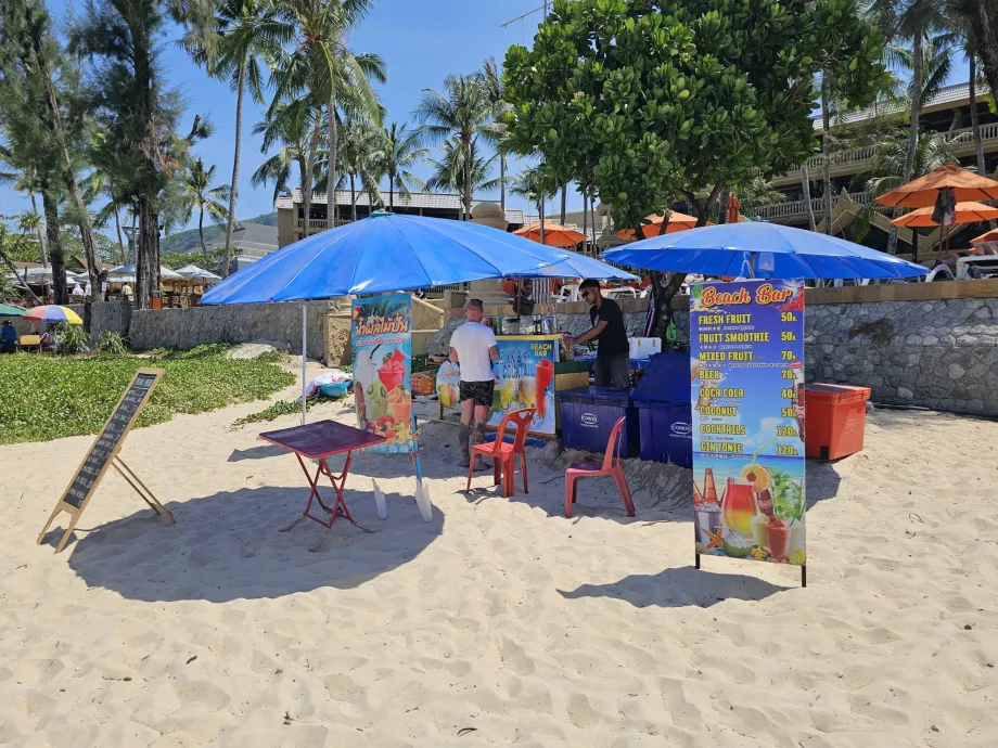 Rafraîchissements sur la plage, station balnéaire de Kata