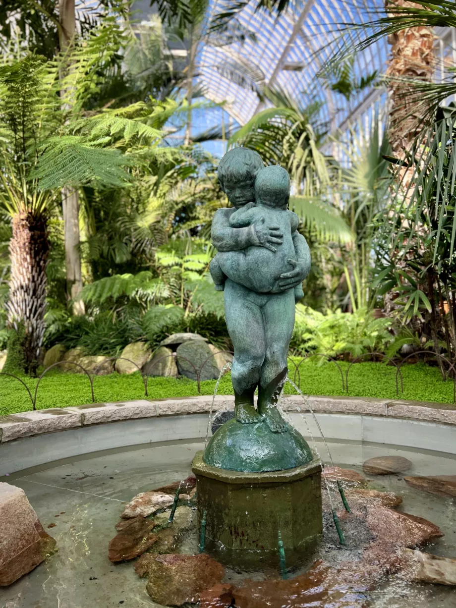 Statue d'enfants à Palmhuset