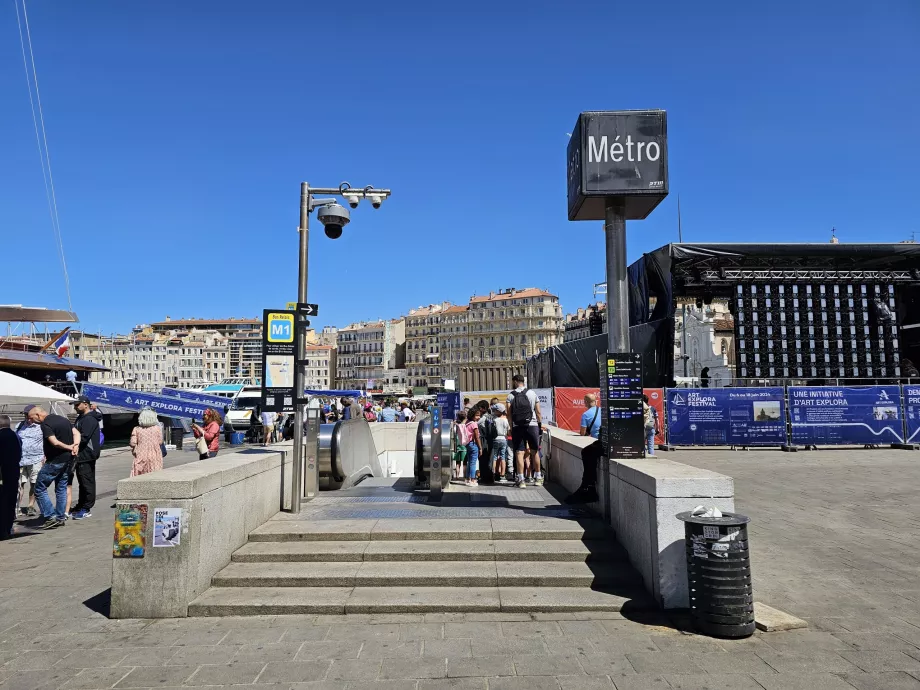 Entrée de la station de métro