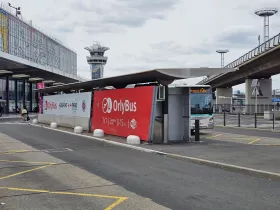 OrlyBus devant le Terminal 4