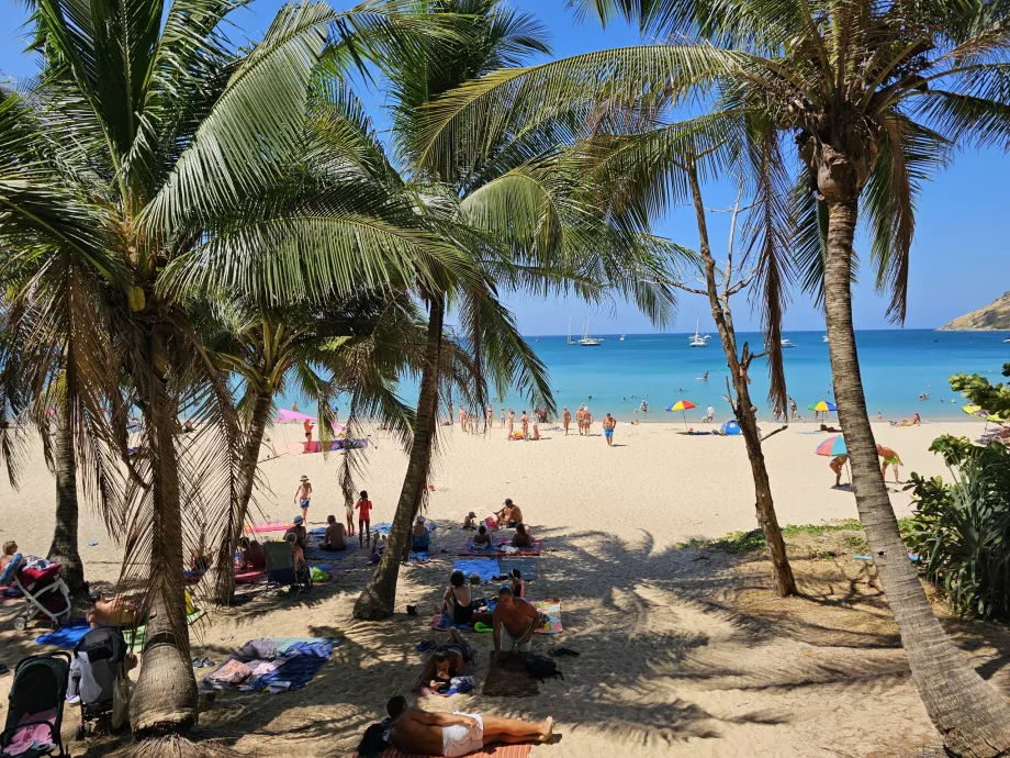 Ombre sur la plage de Nai Harn