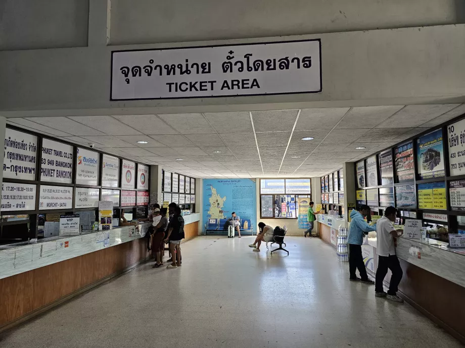 Bureaux de vente de billets au terminal d'autobus 2