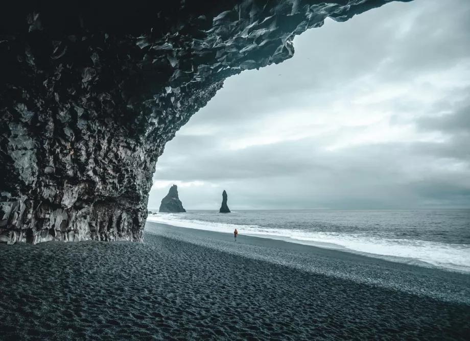 Grotte de Hálsanefshellir