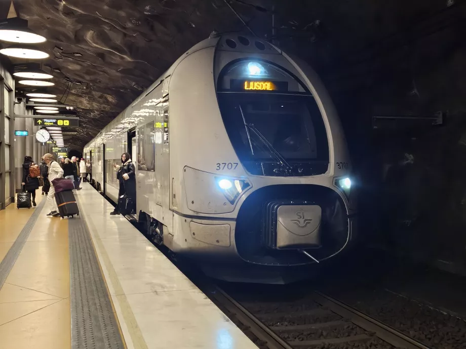 Train, station Arlanda C