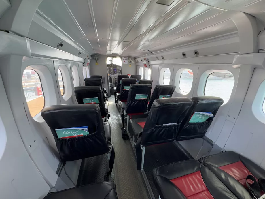 Intérieur de l'avion de Trans Maldivian Airways