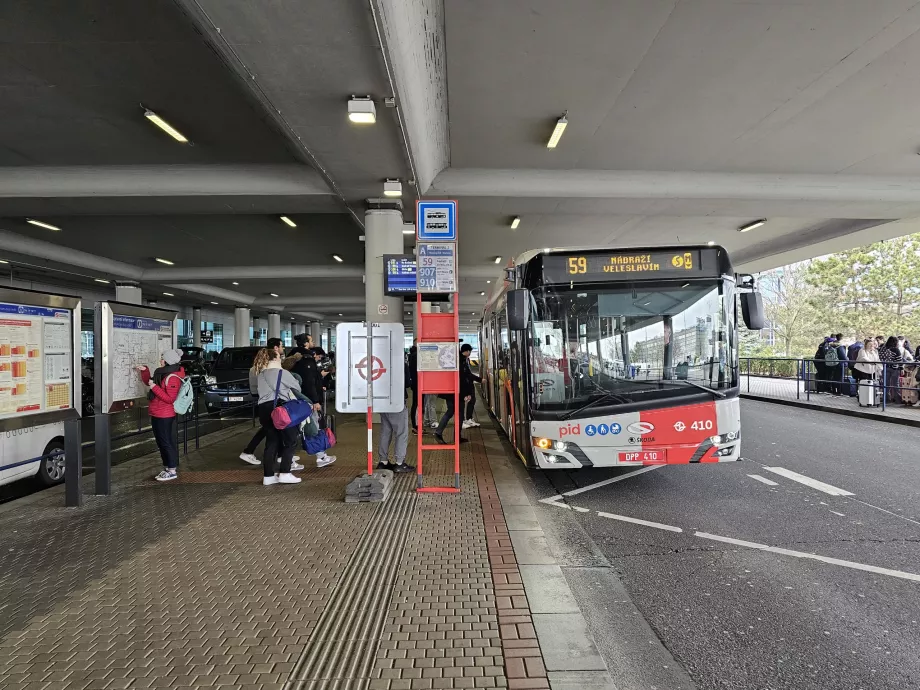 Arrêt de trolleybus, Terminal 2