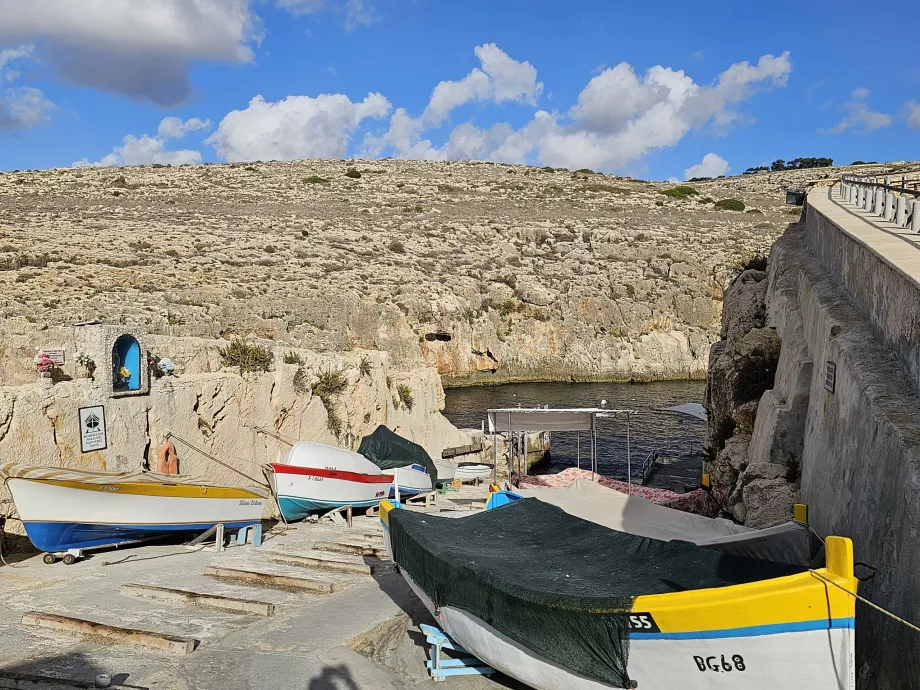 Quai de la Grotte bleue