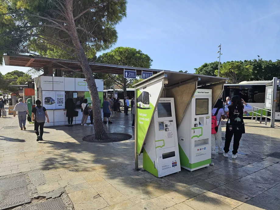 Distributeurs automatiques - Gare routière de La Valette