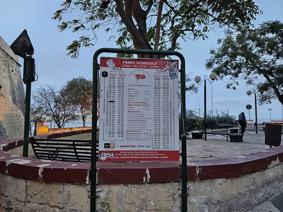 Tableau d'information sur les ferries La Valette - Sliema