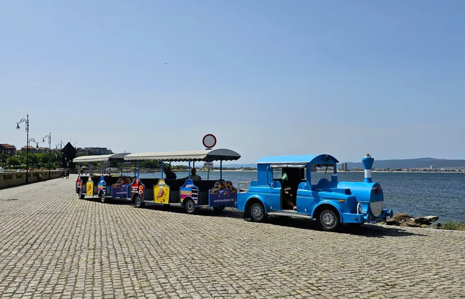 Train touristique à Nessebar