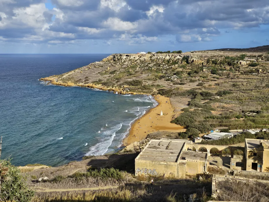 Vue de la baie de Ramla depuis la grotte de Calypso