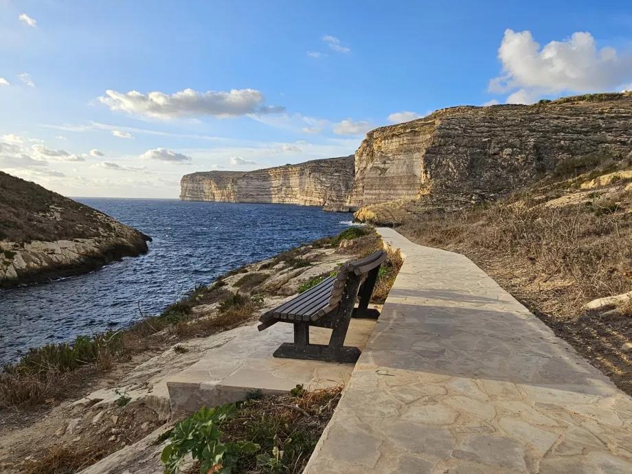 Trottoirs autour de Xlendi