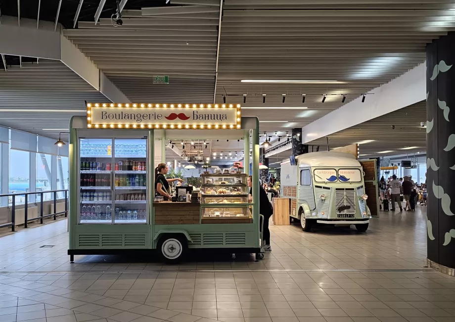 Bistro, zone de transit, terminal 2