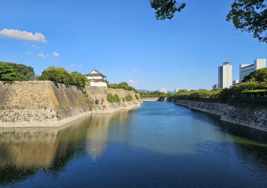 Château d'Osaka, murs et douves