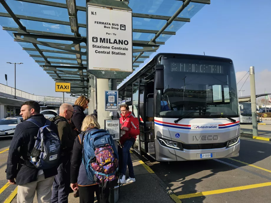 Bus direction Milano Centrale