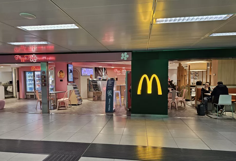 McDonald's, espace public