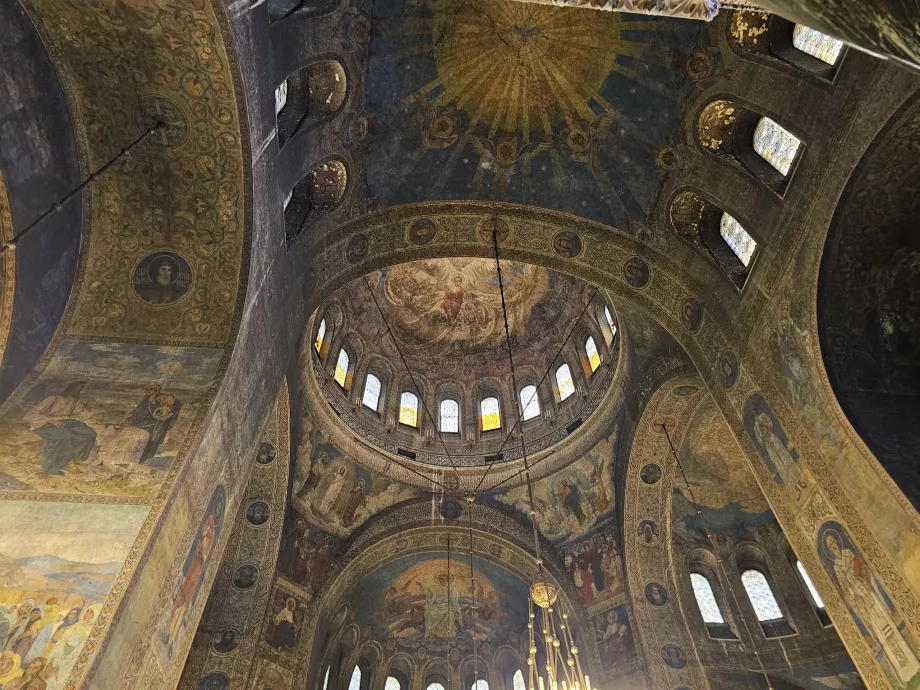 Intérieur de la cathédrale Alexandre Nevski