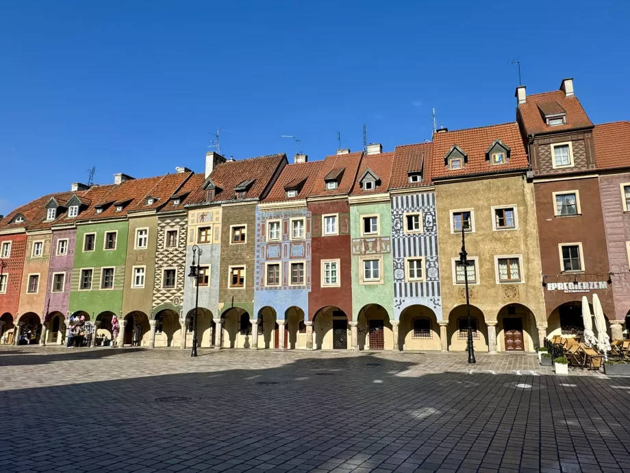 Maisons colorées sur le Stary Rynek à Poznan