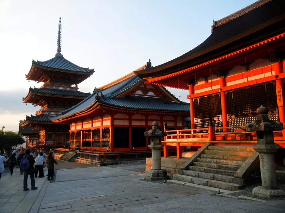 Kiyomizu-dera