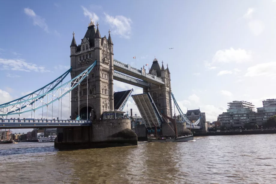 Tower Bridge surélevé