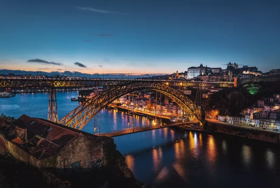 Pont dans l'obscurité