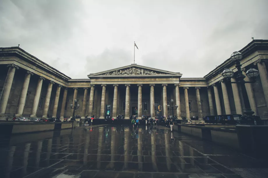 Façade principale du British Museum