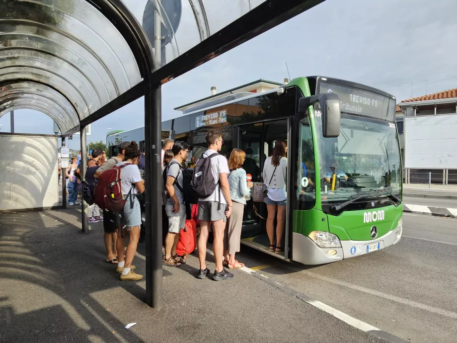 Ligne de bus 6 en direction de Trévise