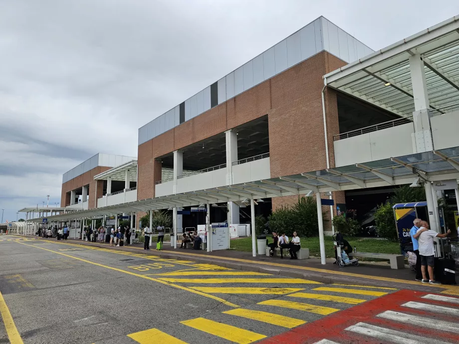 Arrivée à l'aéroport de Venise