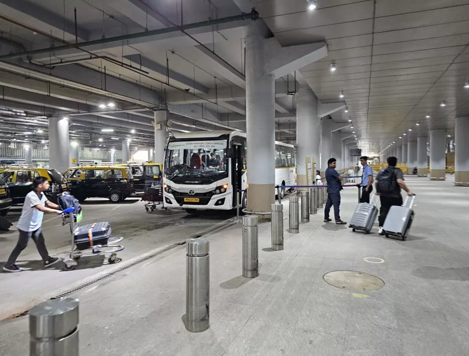 Arrêt de la navette, Terminal 2