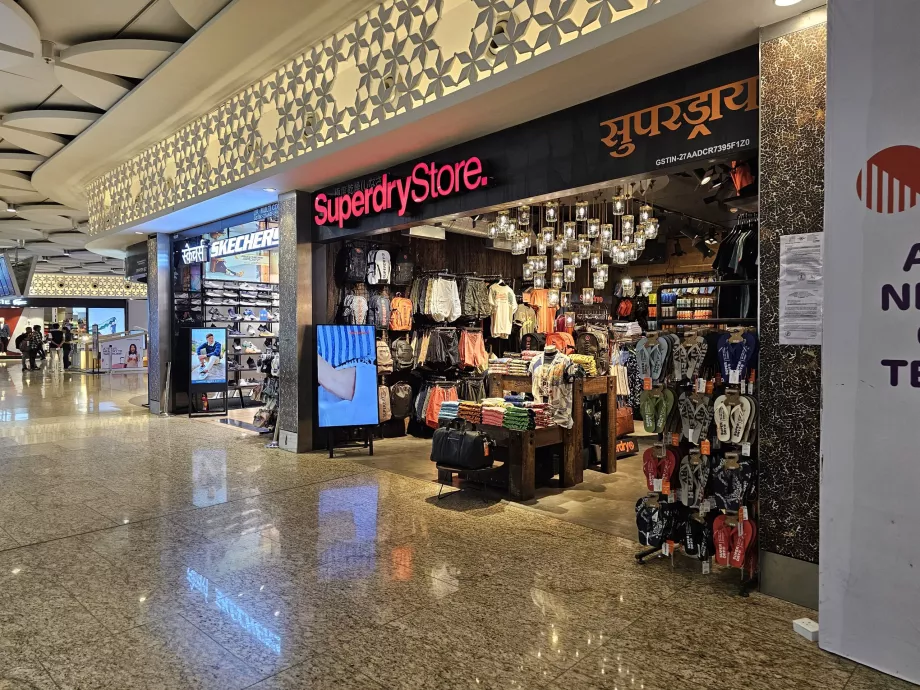 Commerces, zone de transit, terminal 2
